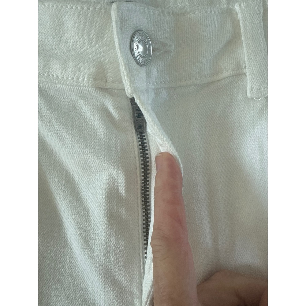 American Eagle Mom Straight Jeans Womens 14 Bright White Distressed‎ NWOT - Picture 6 of 12